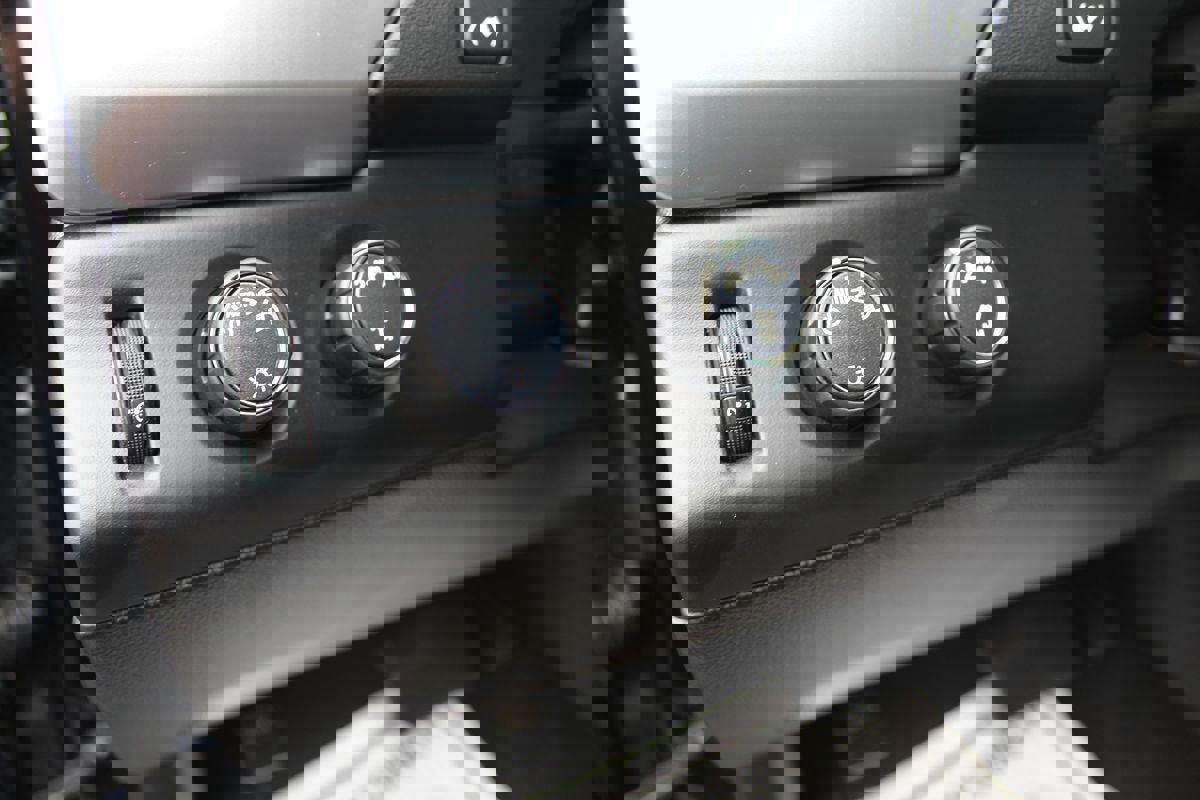 Used 2018 Chevrolet Tahoe LT AWD/4WD image 26