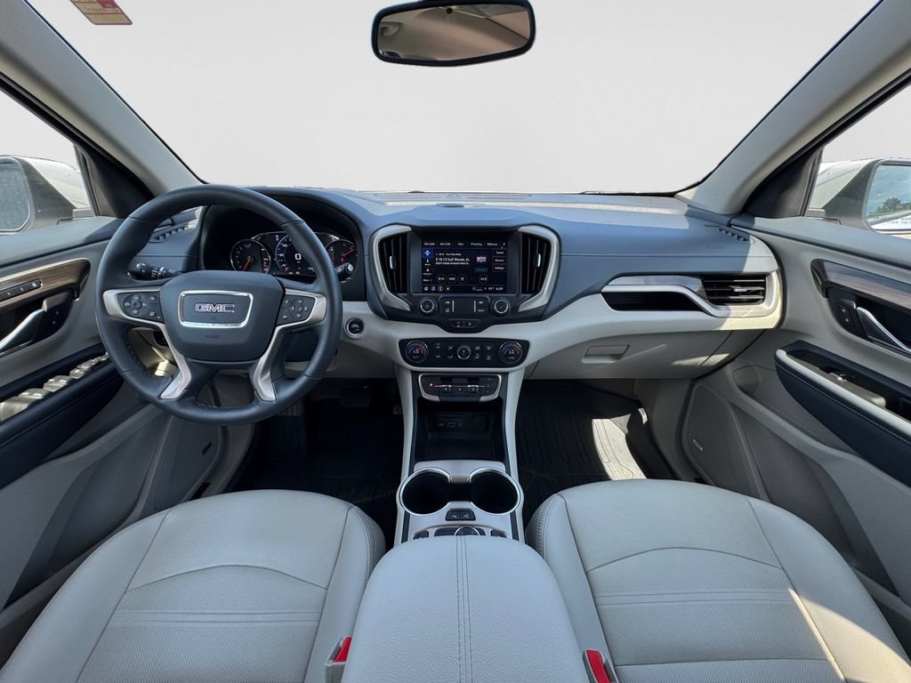 Used 2024 GMC Terrain Denali w/ Denali Premium Package AWD/4WD image 15