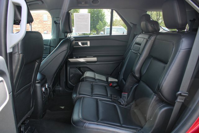 Used 2022 Ford Explorer XLT w/ Equipment Group 202A image 33