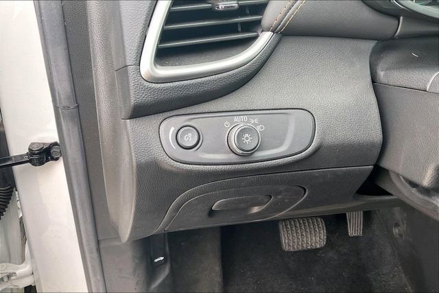 Used 2022 Chevrolet Trax LT w/ Redline Edition AWD/4WD image 16