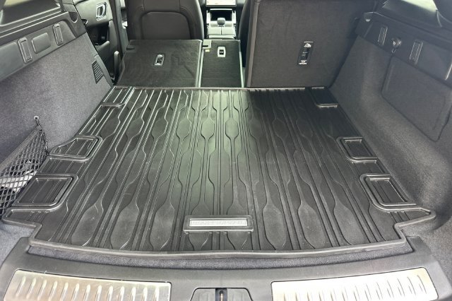 Certified 2026 Land Rover Range Rover Velar Dynamic SE AWD/4WD image 14