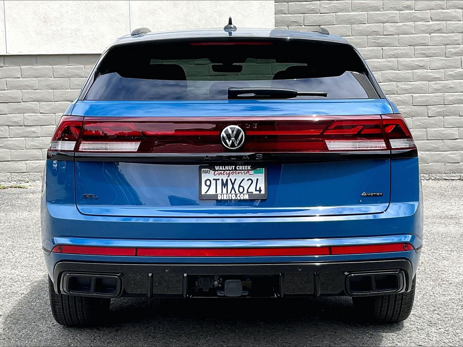 Certified 2025 Volkswagen Atlas Cross Sport SEL R-Line AWD/4WD image 3