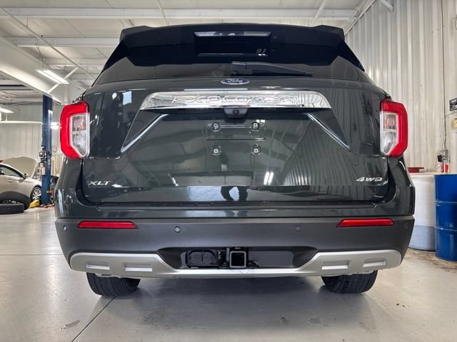 Used 2022 Ford Explorer XLT w/ Equipment Group 202A AWD/4WD image 11