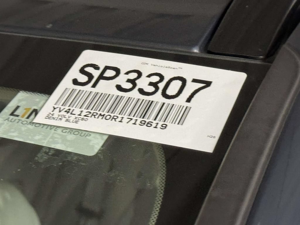 Used 2024 Volvo XC60 B5 Ultimate w/ Protection Package Premier AWD/4WD image 6
