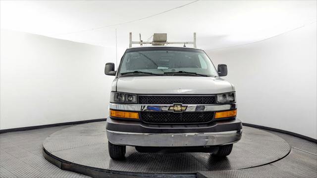 Used 2015 Chevrolet Express 3500 RWD image 12