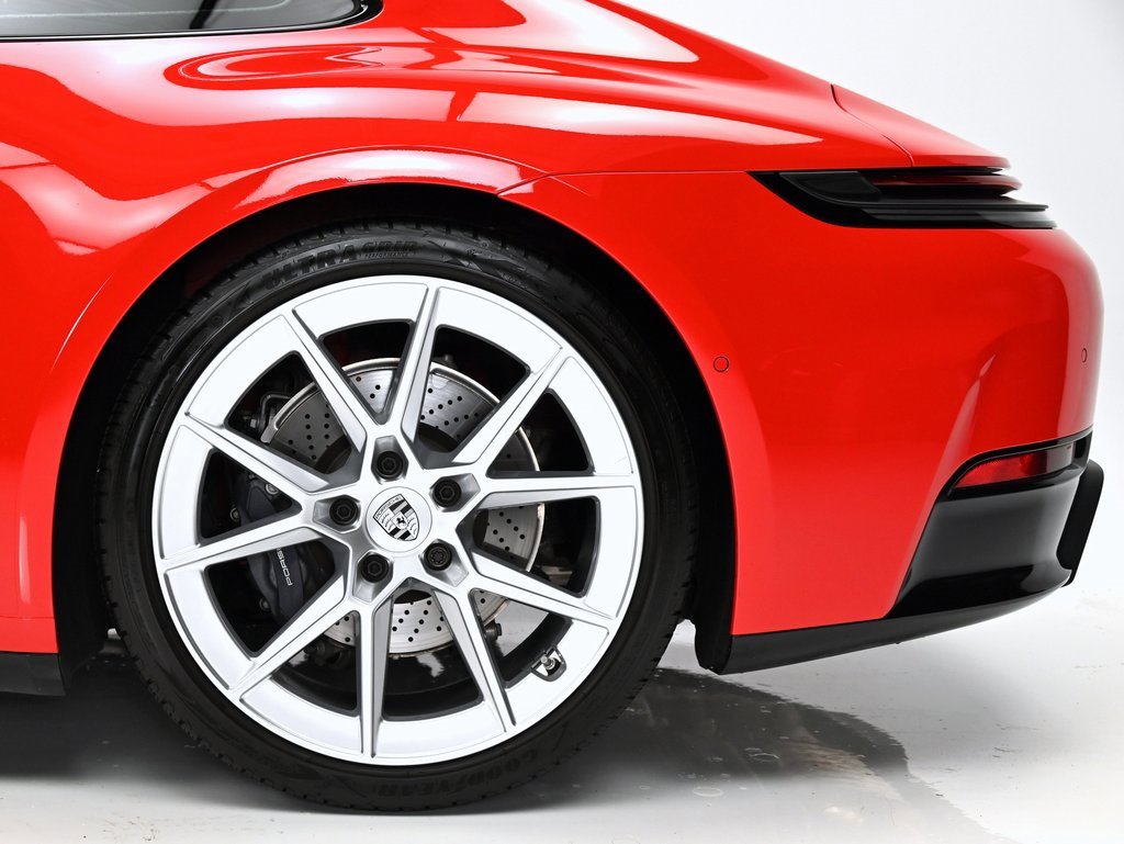 Used 2025 Porsche 911 Carrera image 25