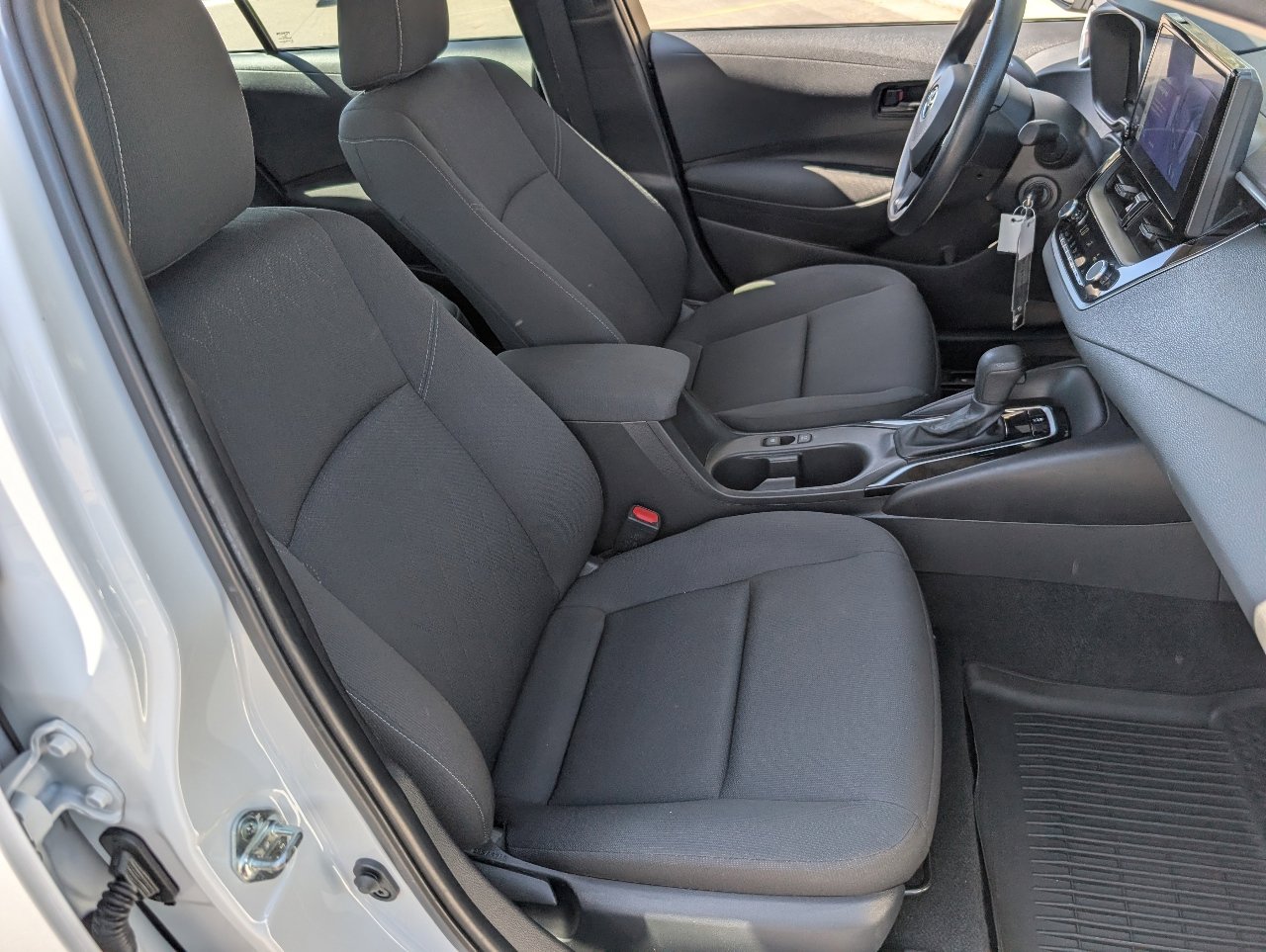 Used 2024 Toyota Corolla LE FWD image 8