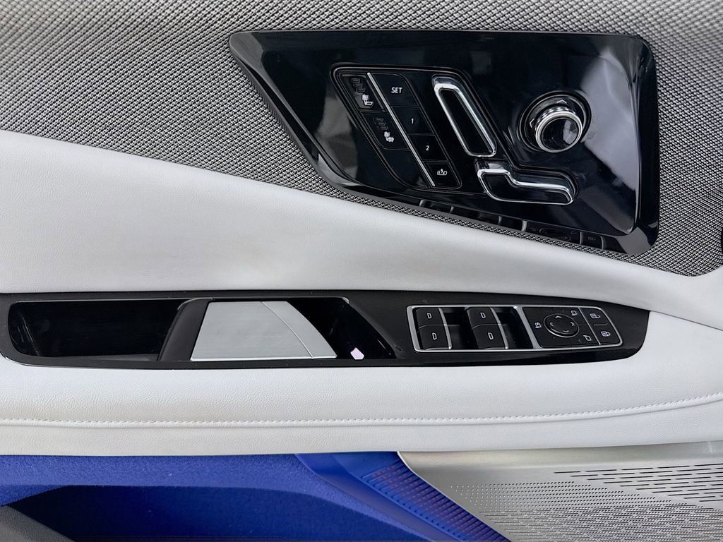 Used 2025 Cadillac Optiq Sport 1 image 18