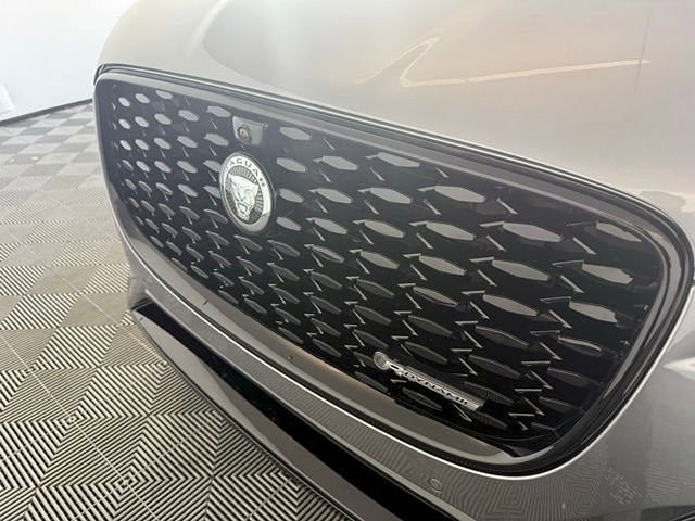 Certified 2025 Jaguar F-PACE R-Dynamic S image 39