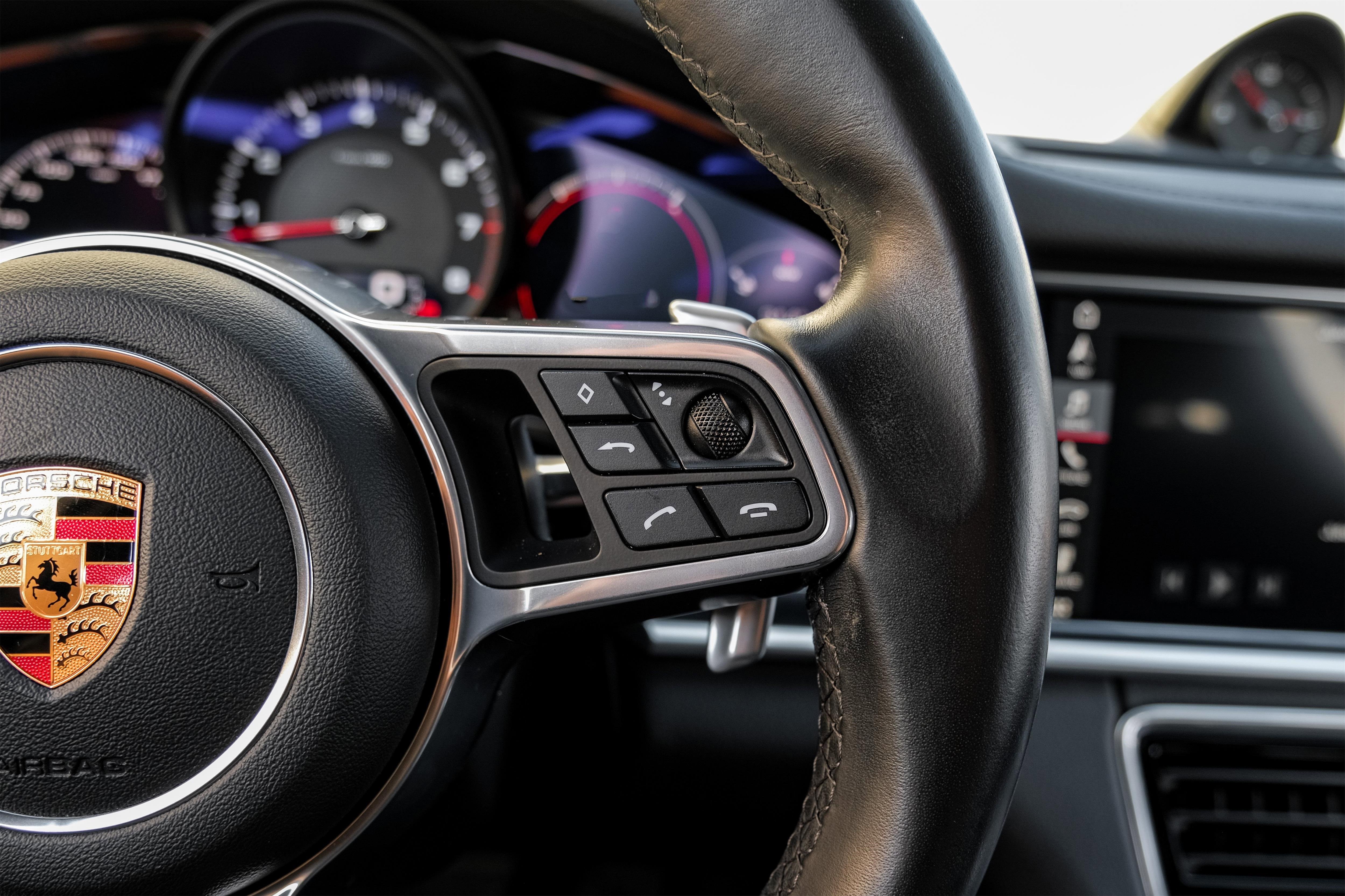 Used 2018 Porsche Panamera image 16