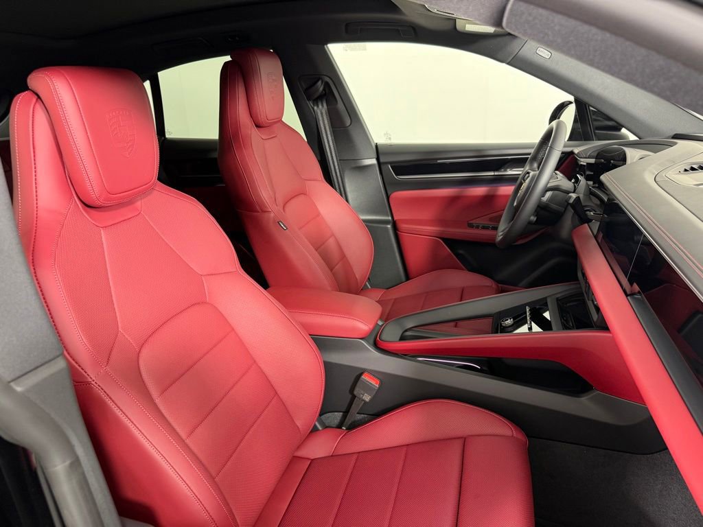New 2026 Porsche Macan Electric RWD image 16