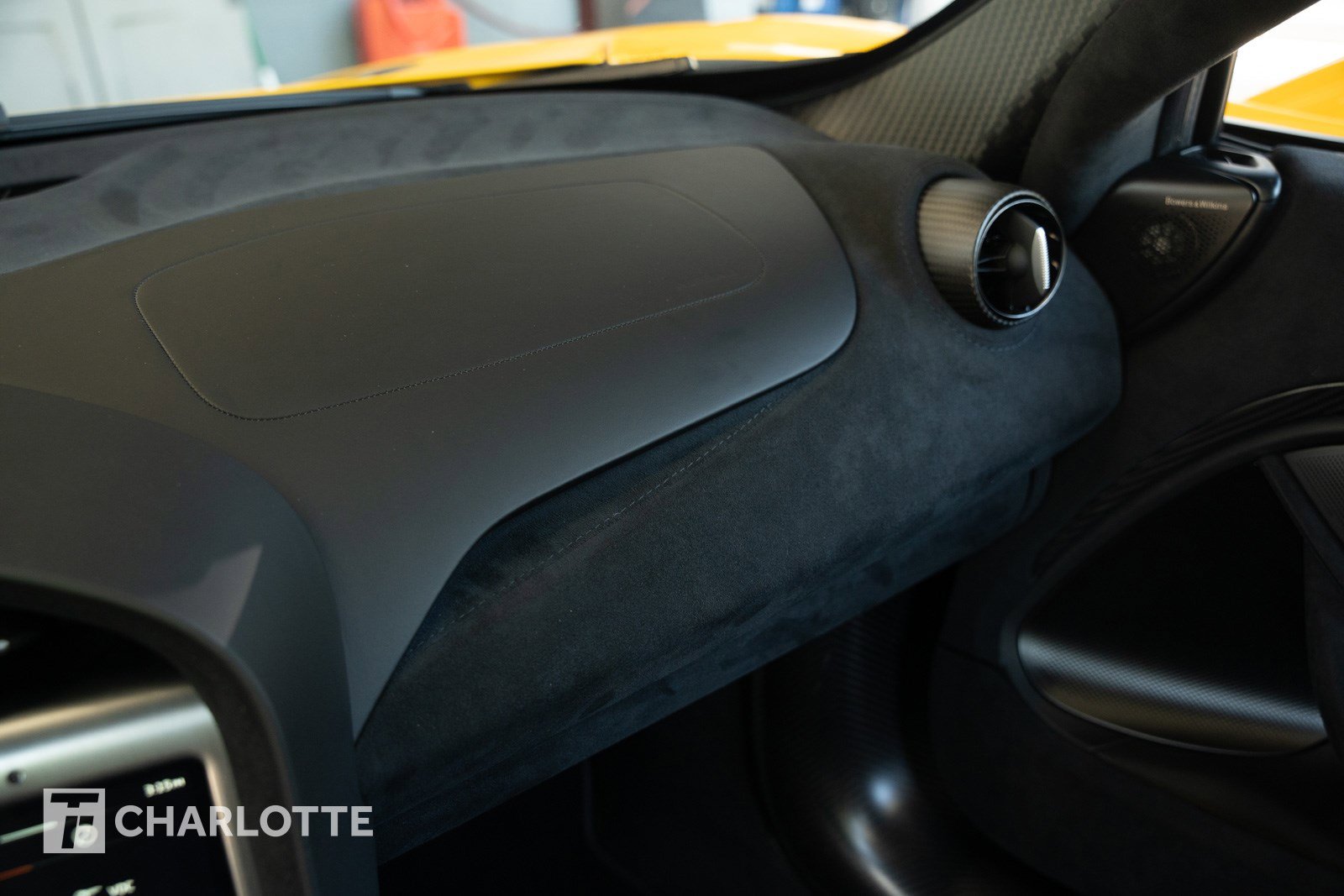 Used 2025 McLaren 750S RWD image 27