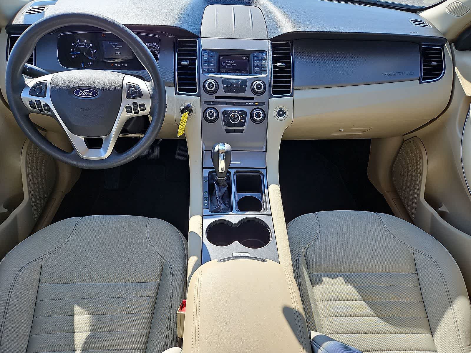 Used 2018 Ford Taurus SE FWD image 11