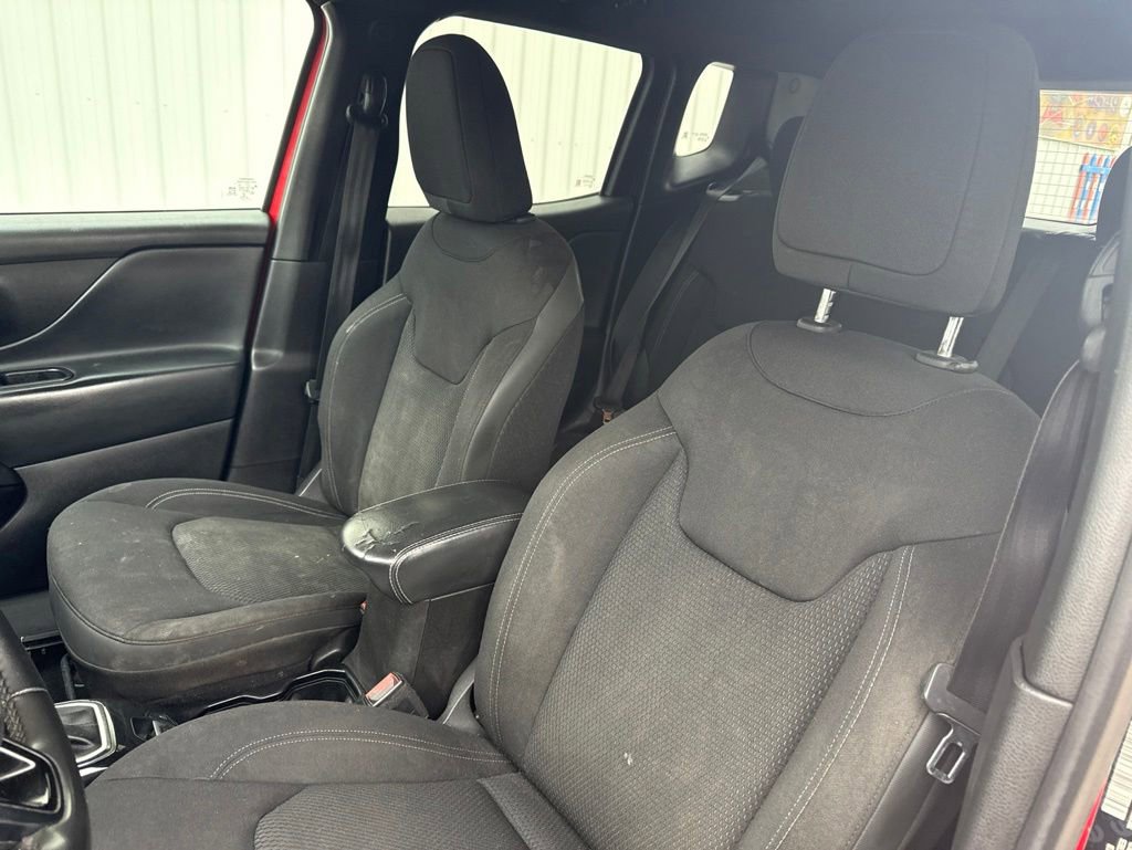 Used 2022 Jeep Renegade Altitude AWD/4WD image 11
