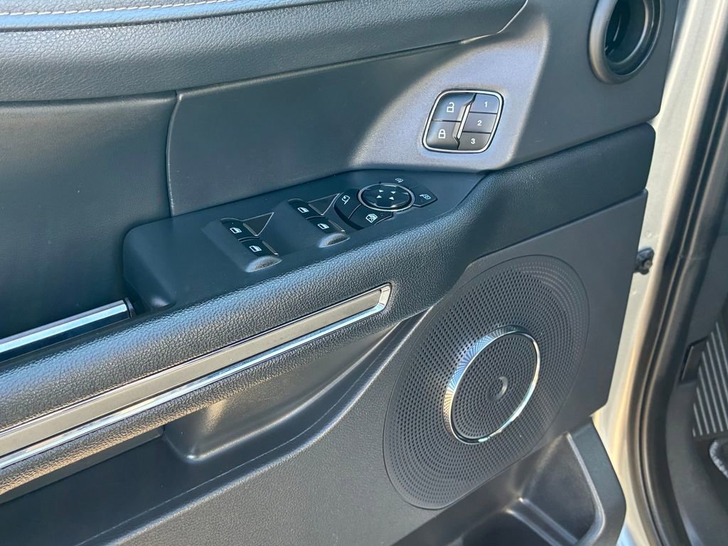 Used 2024 Ford Expedition XLT image 17