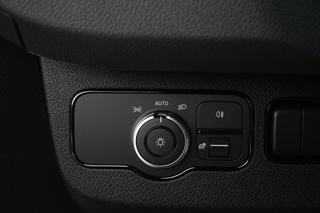 Used 2026 Mercedes-Benz Sprinter 2500 image 9
