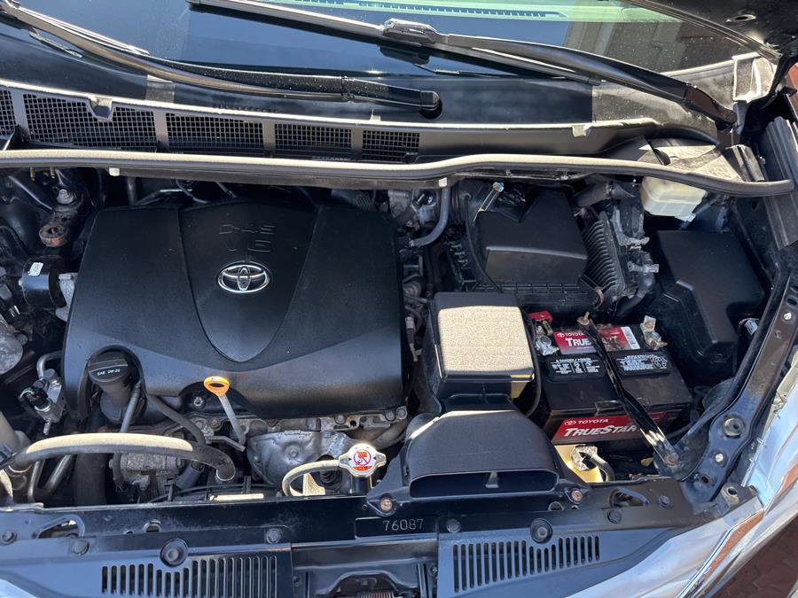 Used 2017 Toyota Sienna Limited Premium w/ Advanced Technology Package FWD image 44