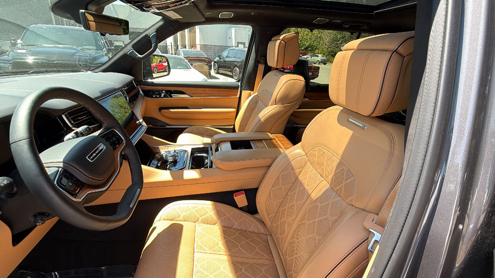 Used 2024 Jeep Grand Wagoneer L Series III w/ Rear Seat Video Group 1 image 17