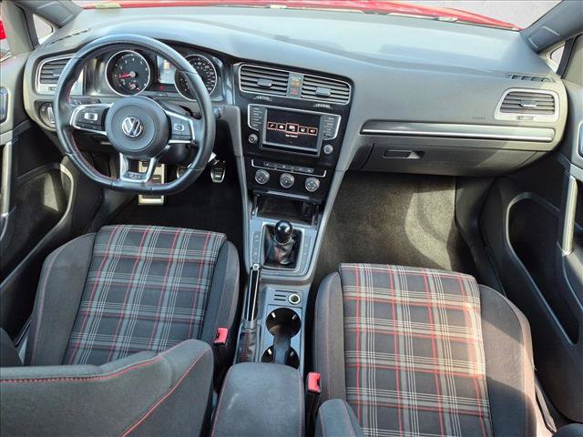 Used 2017 Volkswagen Golf 4-Door FWD image 13