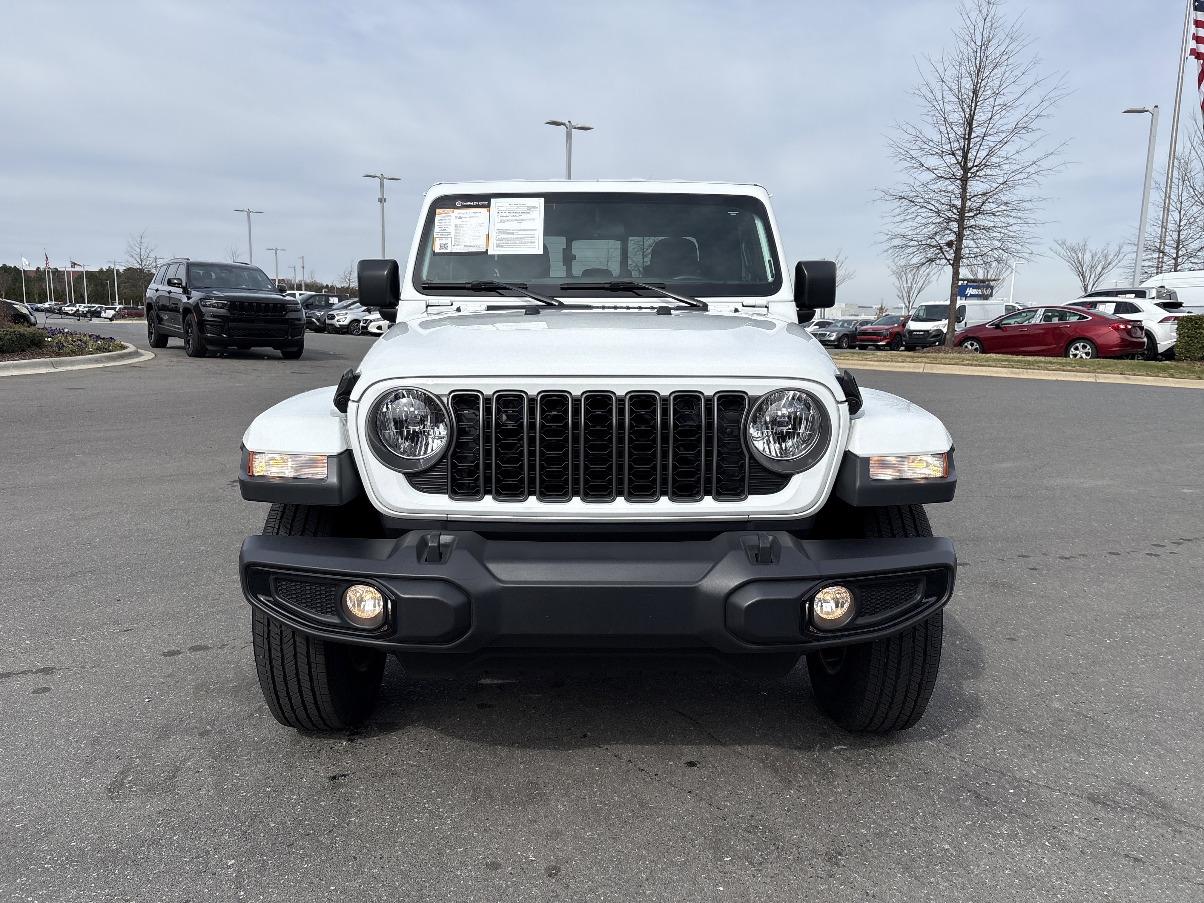 Certified 2025 Jeep Gladiator Nighthawk image 3