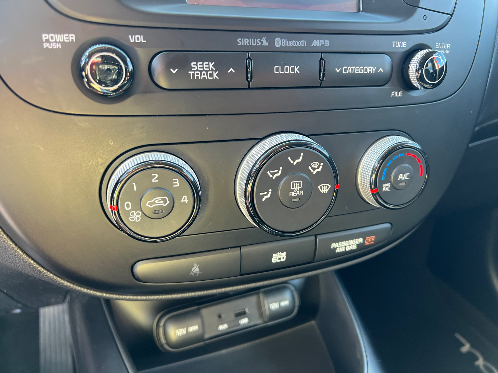 Used 2015 Kia Soul + FWD image 20