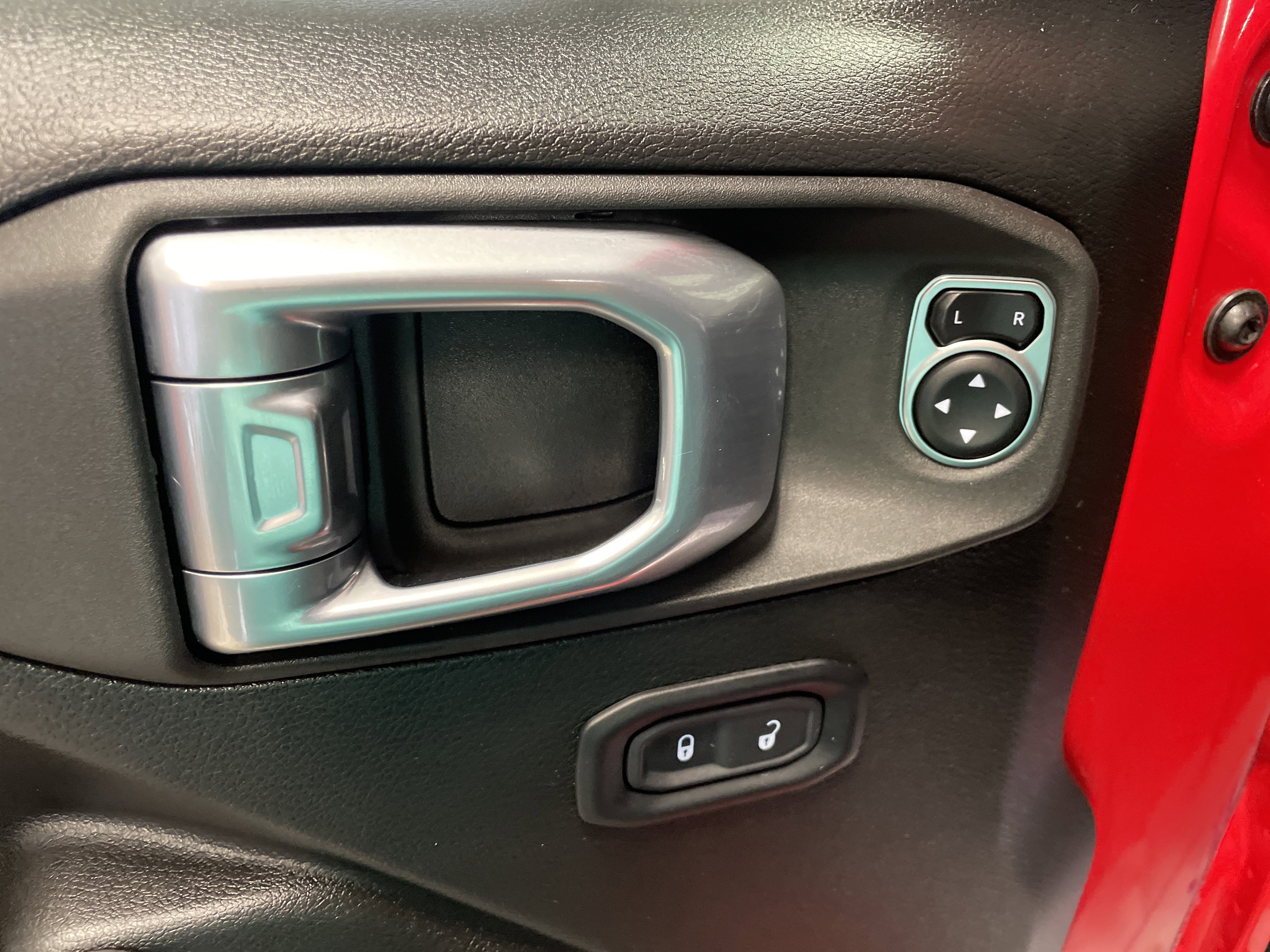 Used 2025 Jeep Gladiator Sport image 7