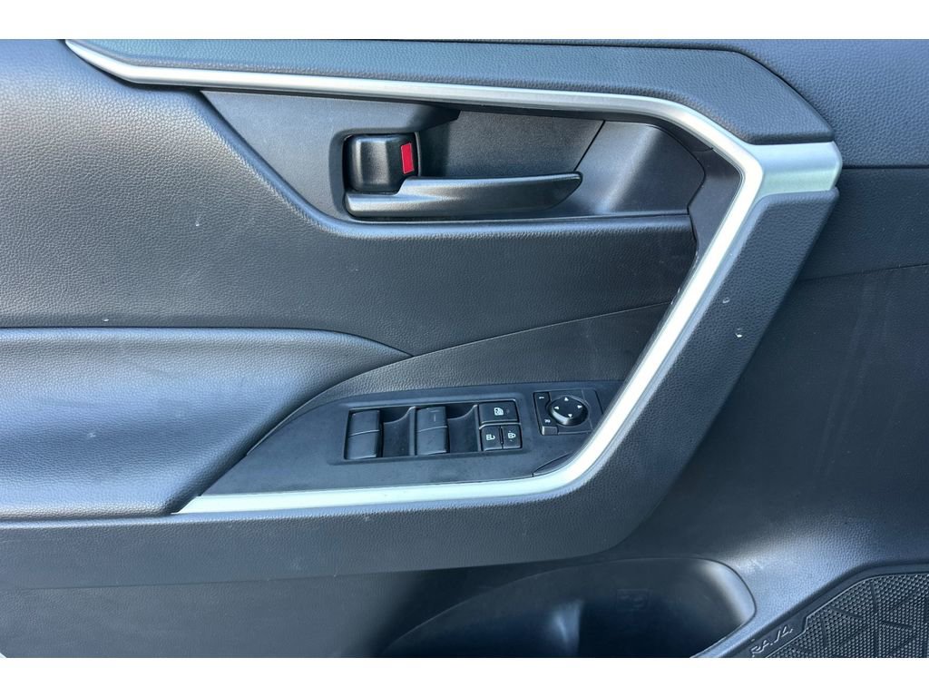 Certified 2024 Toyota RAV4 LE AWD/4WD image 11
