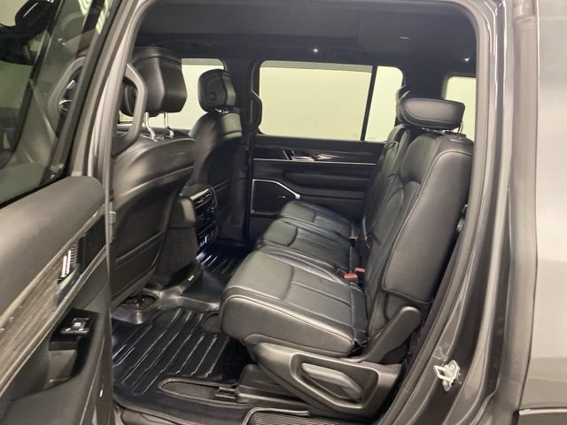 Used 2022 Jeep Wagoneer Series II w/ Premium Group I AWD/4WD image 21
