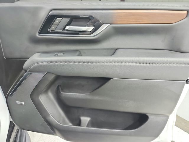 Used 2025 GMC Yukon XL Denali image 40