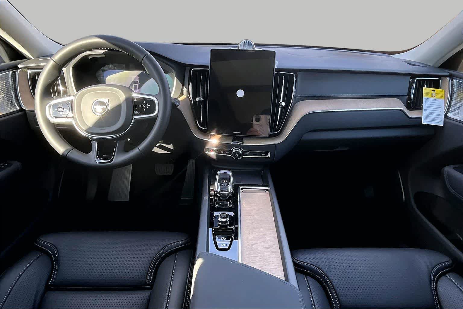 New 2026 Volvo XC60 B5 Ultra w/ Protection Package Premier AWD/4WD image 7