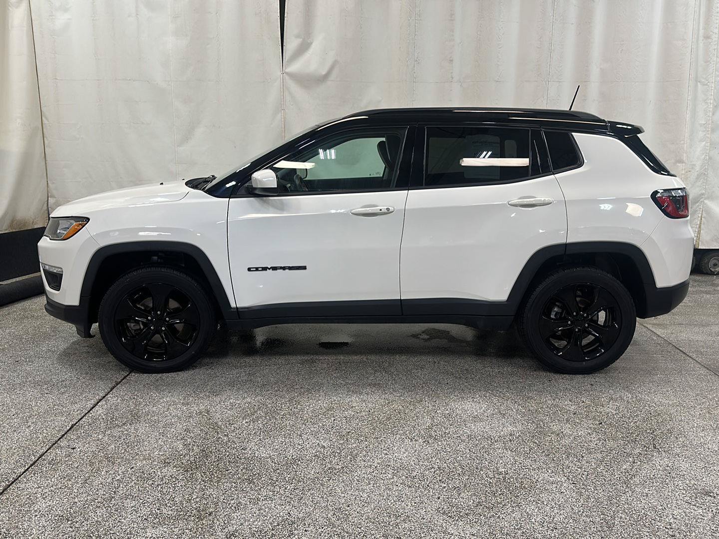 Certified 2019 Jeep Compass Latitude AWD/4WD image 2