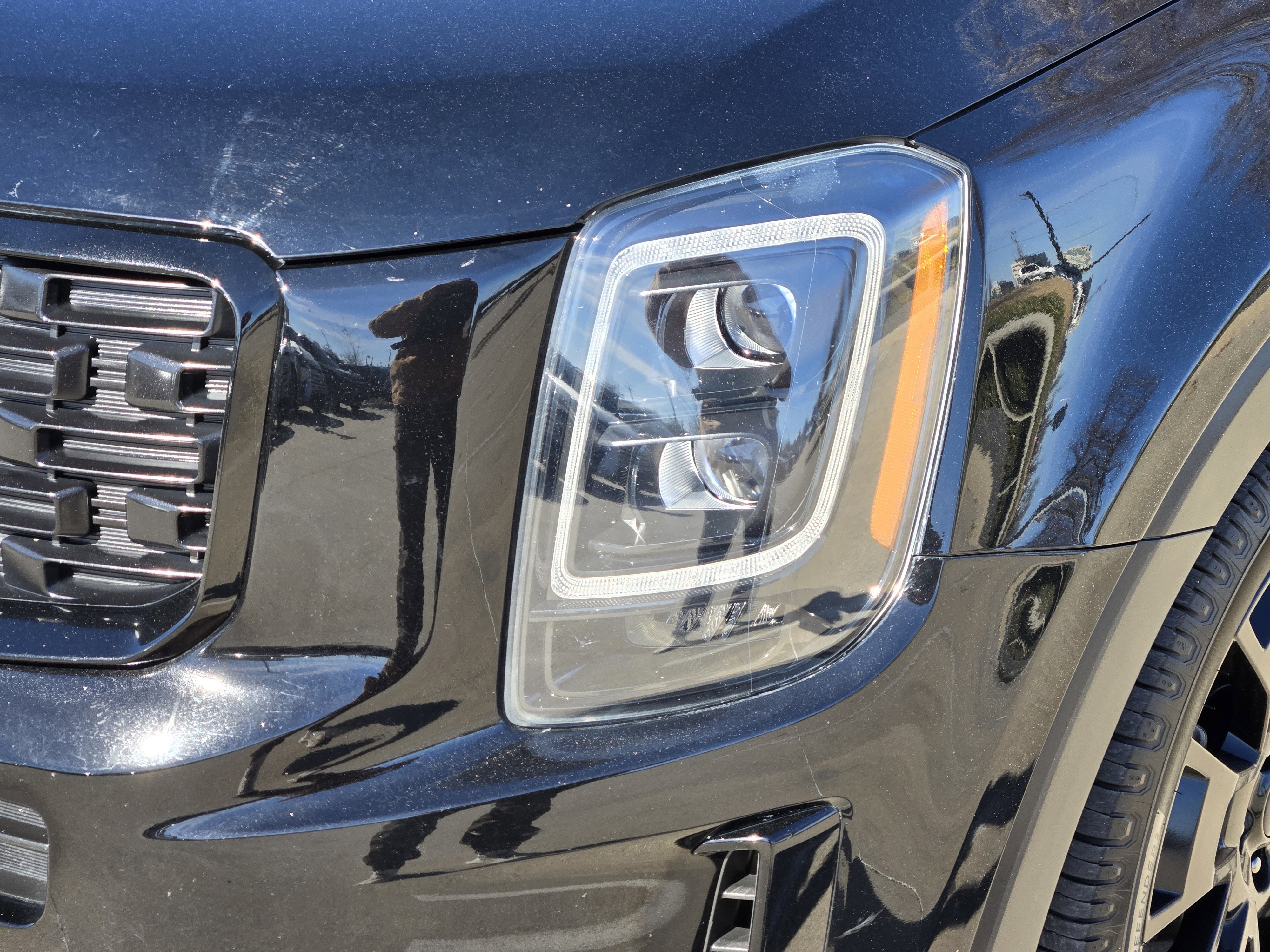 Used 2022 Kia Telluride SX w/ Nightfall Edition Package image 9