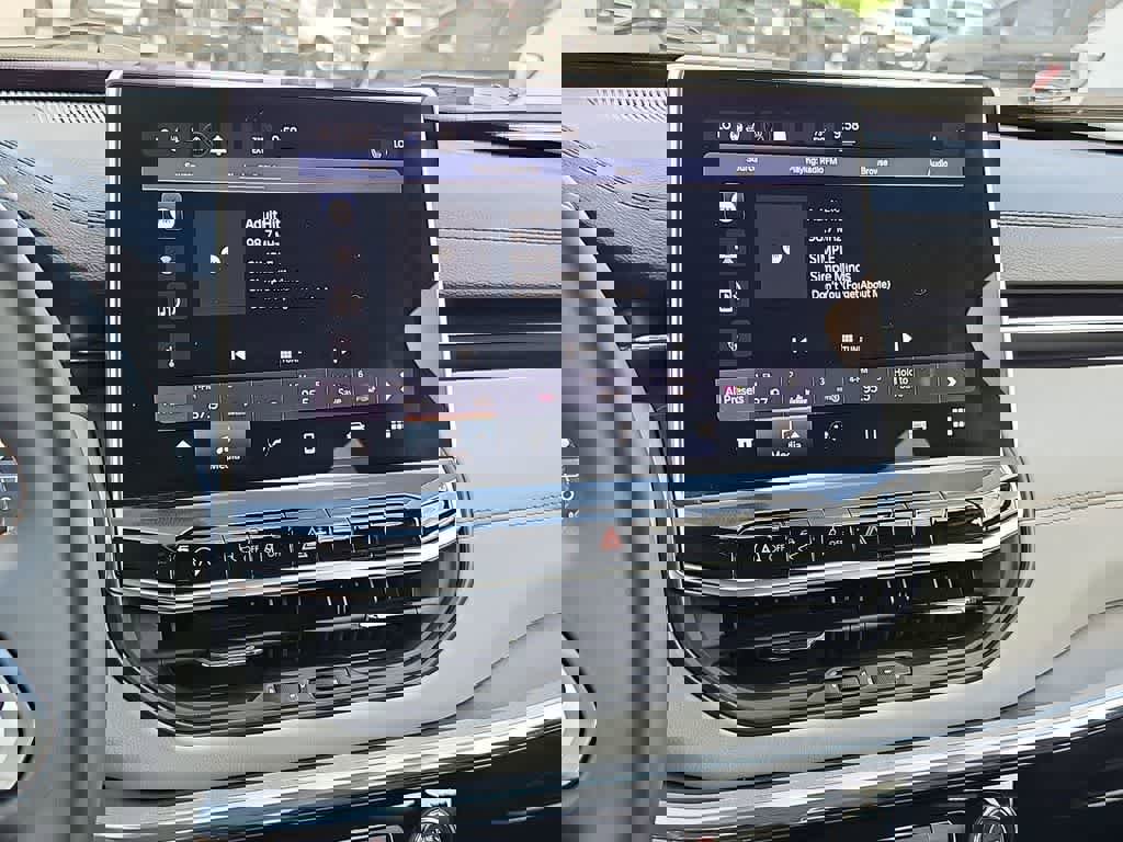 Used 2022 Jeep Compass Limited image 28