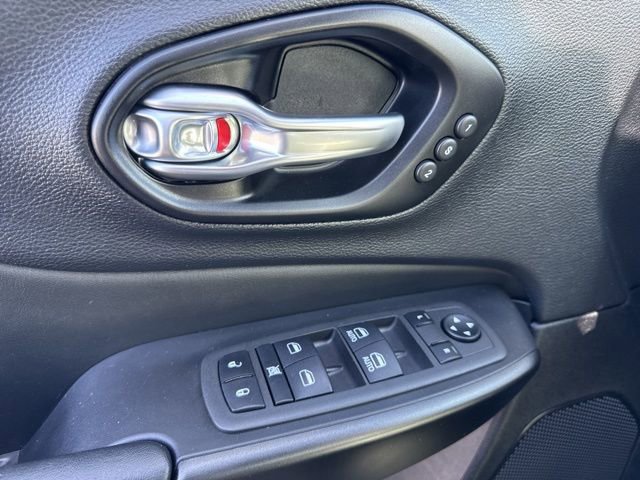 Used 2022 Jeep Cherokee Trailhawk w/ Premium Leather Package image 21