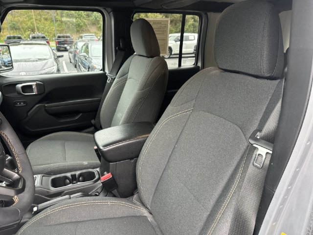 Used 2024 Jeep Wrangler Unlimited AWD/4WD image 15