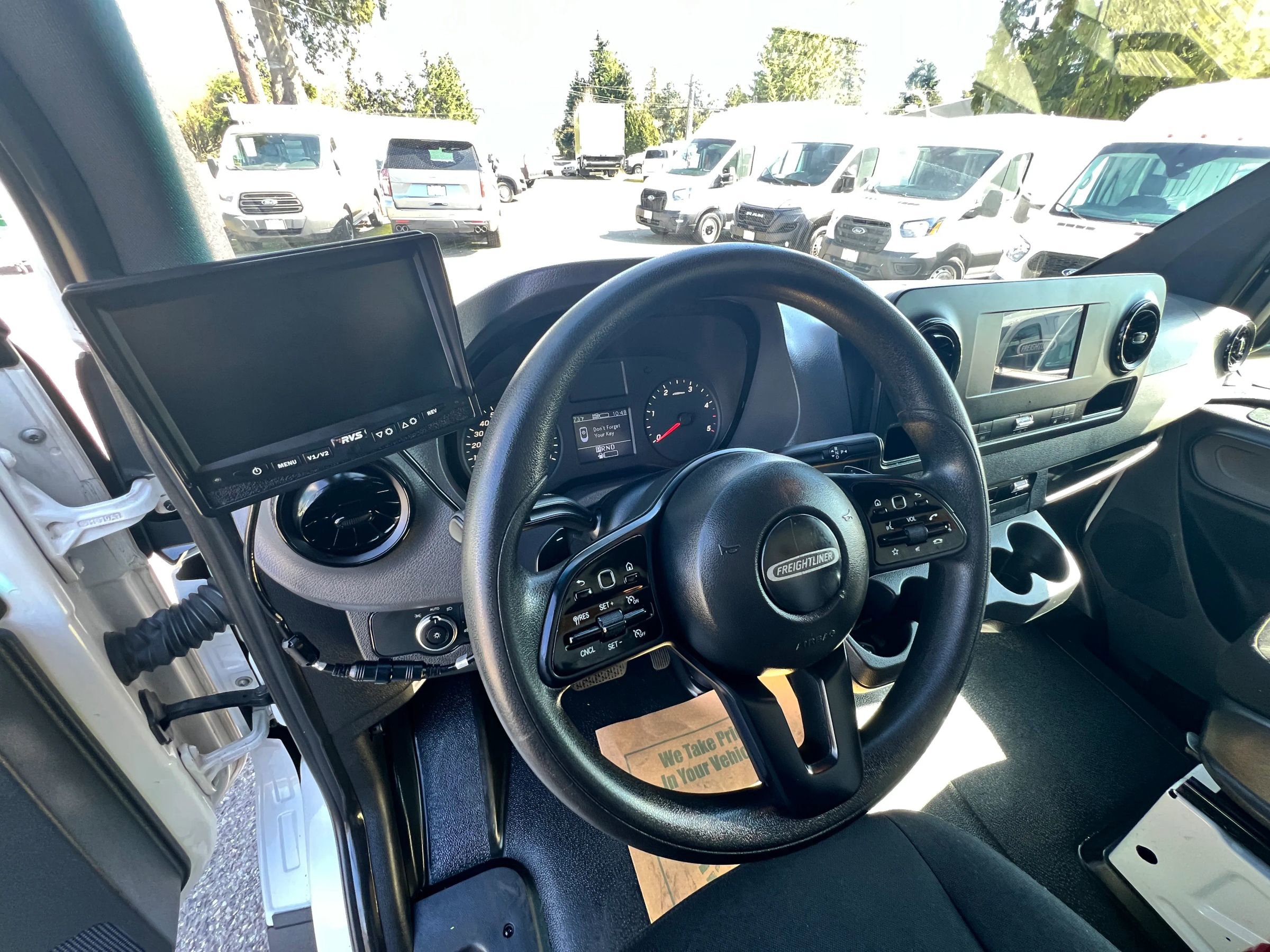Used 2019 Freightliner Sprinter 3500 w/ Premium Package image 14