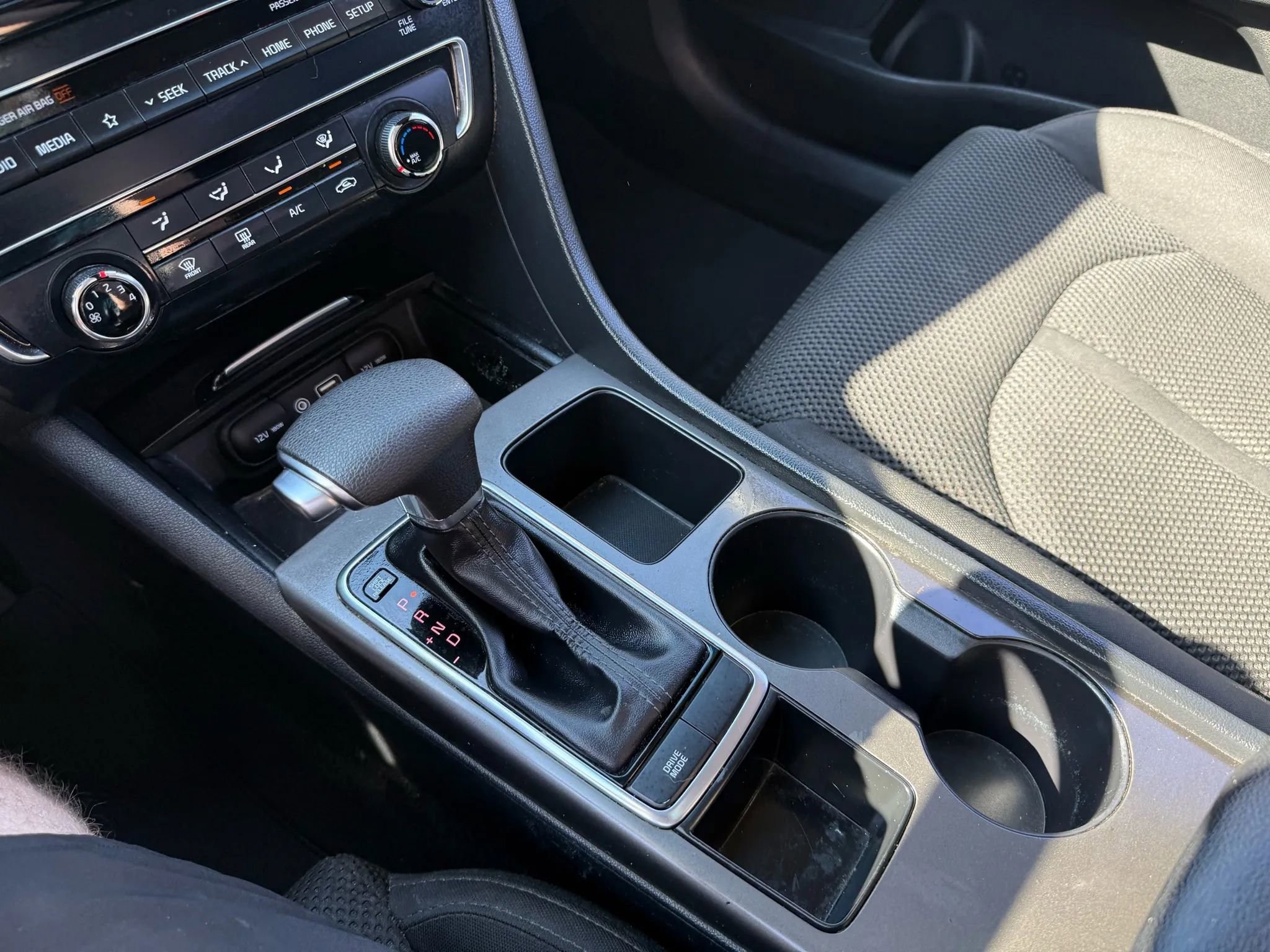 Used 2020 Kia Optima LX image 24