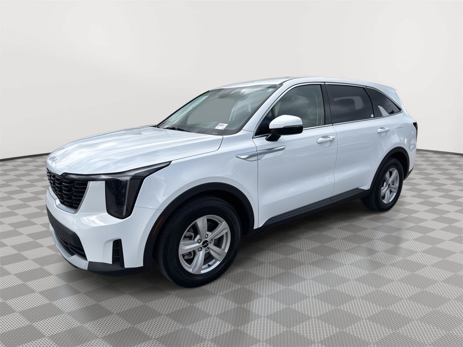 Used 2024 Kia Sorento LX FWD image 1