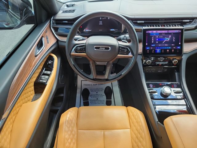Used 2025 Jeep Grand Cherokee Summit w/ Adv Protech Group IV AWD/4WD image 14