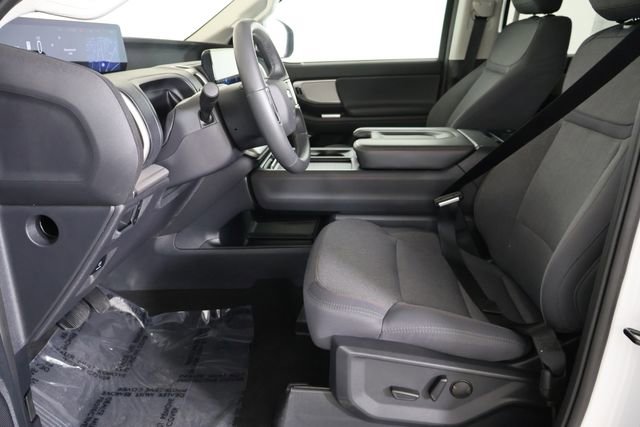 Used 2025 Ford Expedition Active image 25