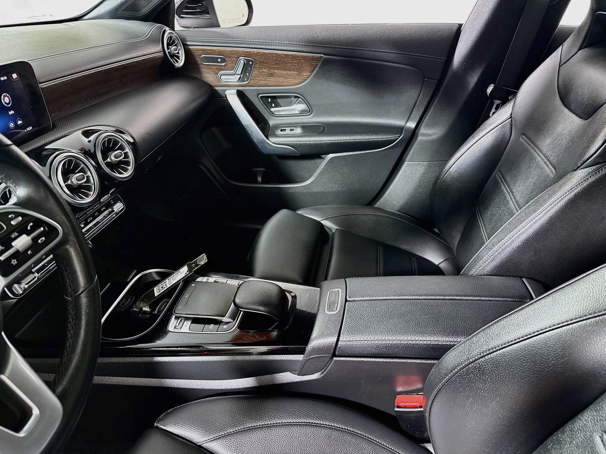 Used 2020 Mercedes-Benz CLA 250 4MATIC image 23