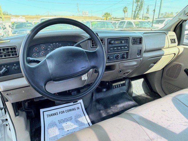 Used 2001 Ford F550 2WD Regular Cab Super Duty image 17