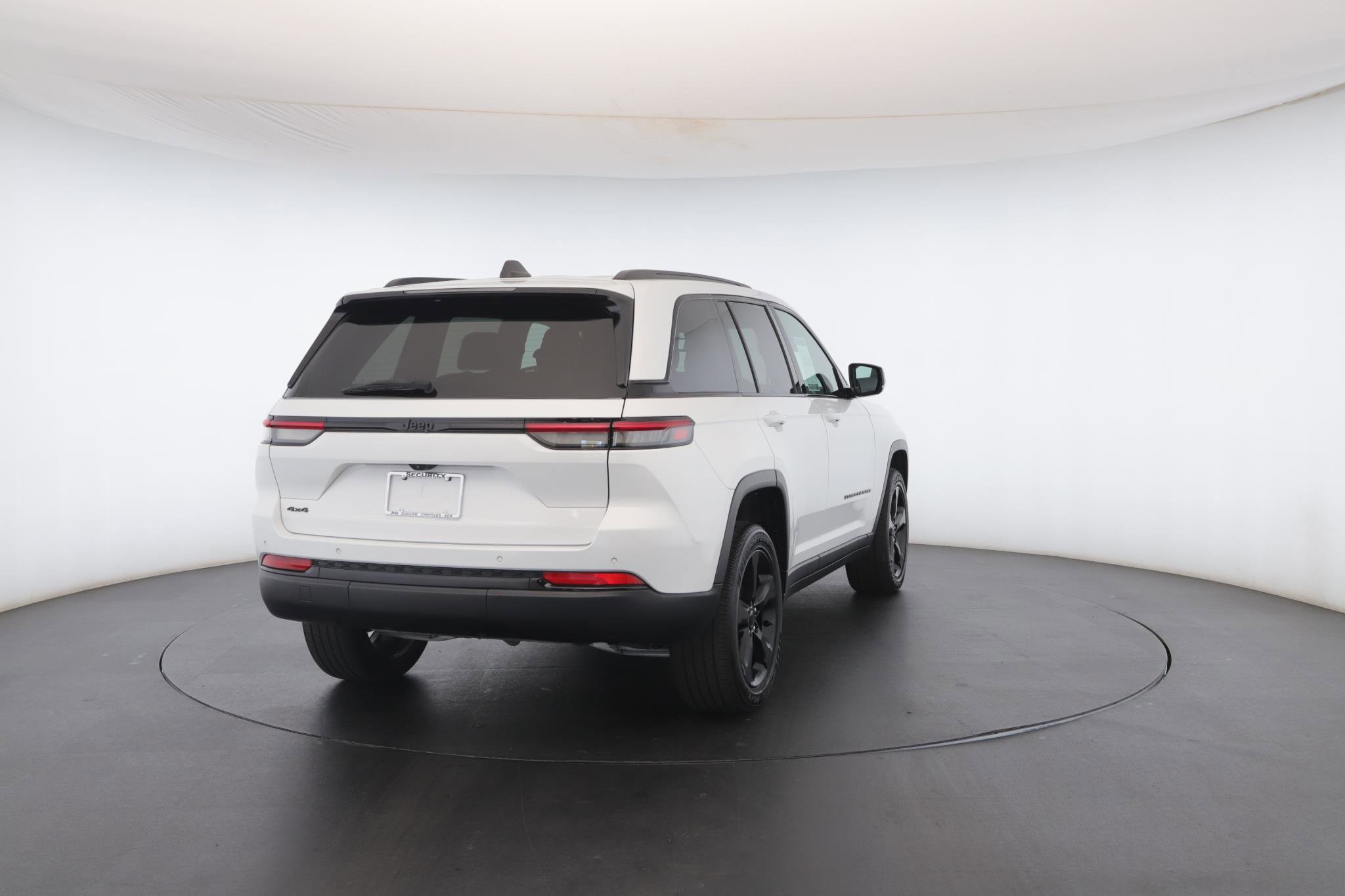 Used 2024 Jeep Grand Cherokee Altitude image 28