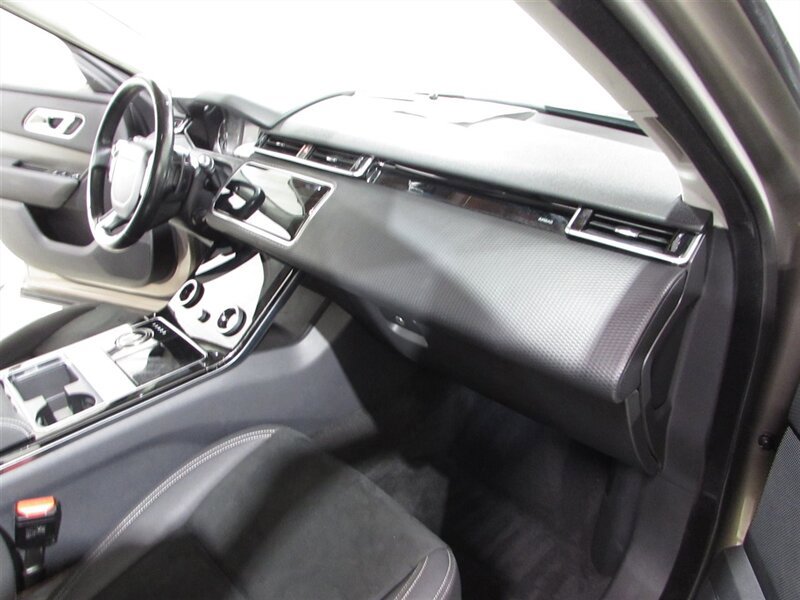 Used 2018 Land Rover Range Rover Velar AWD/4WD image 76