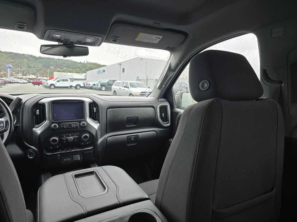 Used 2022 Chevrolet Silverado 1500 LT Trail Boss w/ Bed Protection Package AWD/4WD image 14