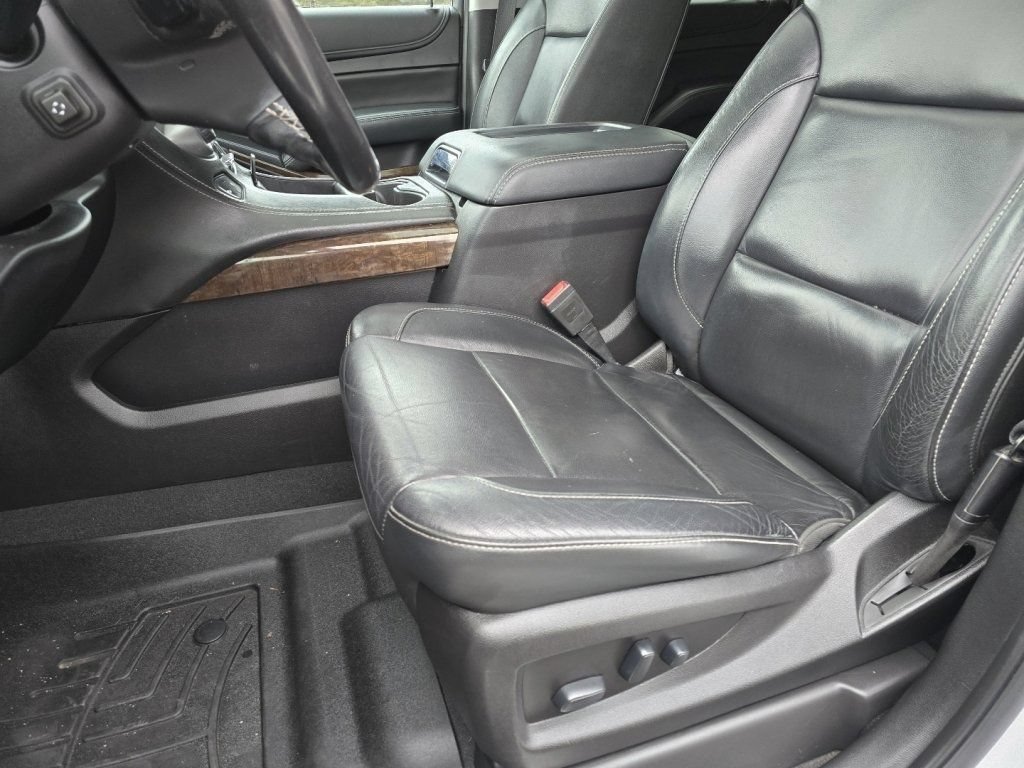 Used 2019 Chevrolet Suburban LT RWD image 24