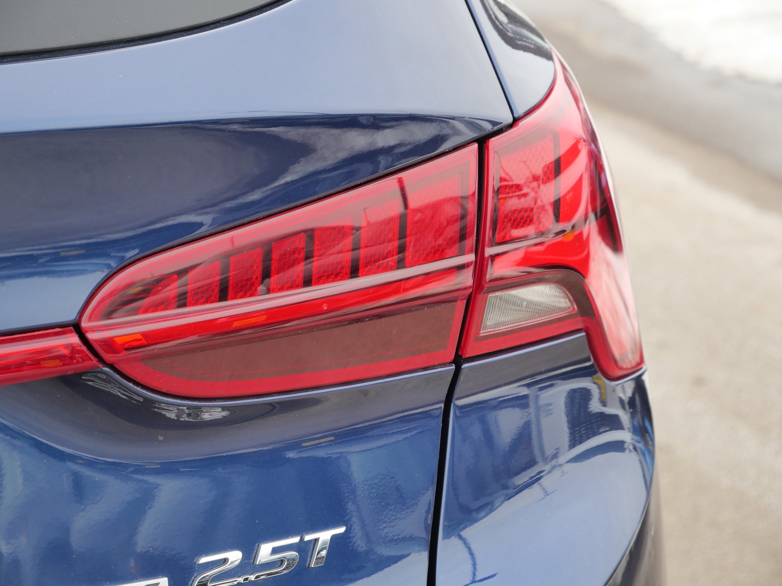 Certified 2022 Hyundai Santa Fe Limited image 17