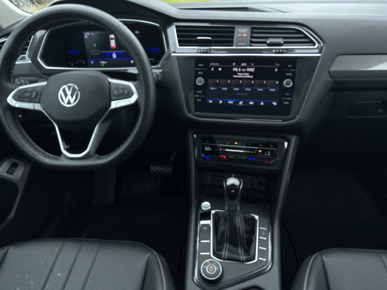 Used 2022 Volkswagen Tiguan SE image 21