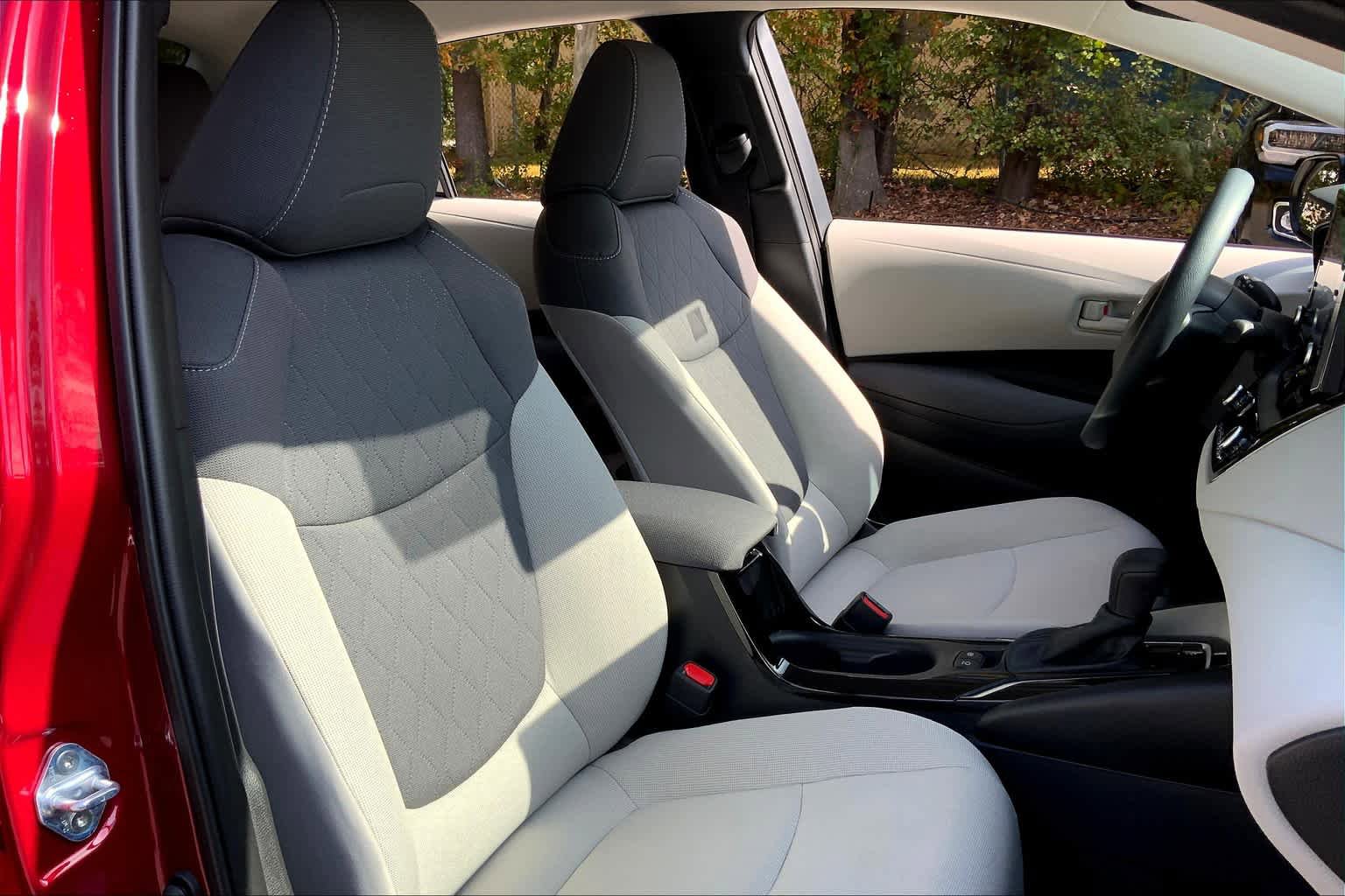Used 2022 Toyota Corolla LE FWD image 8