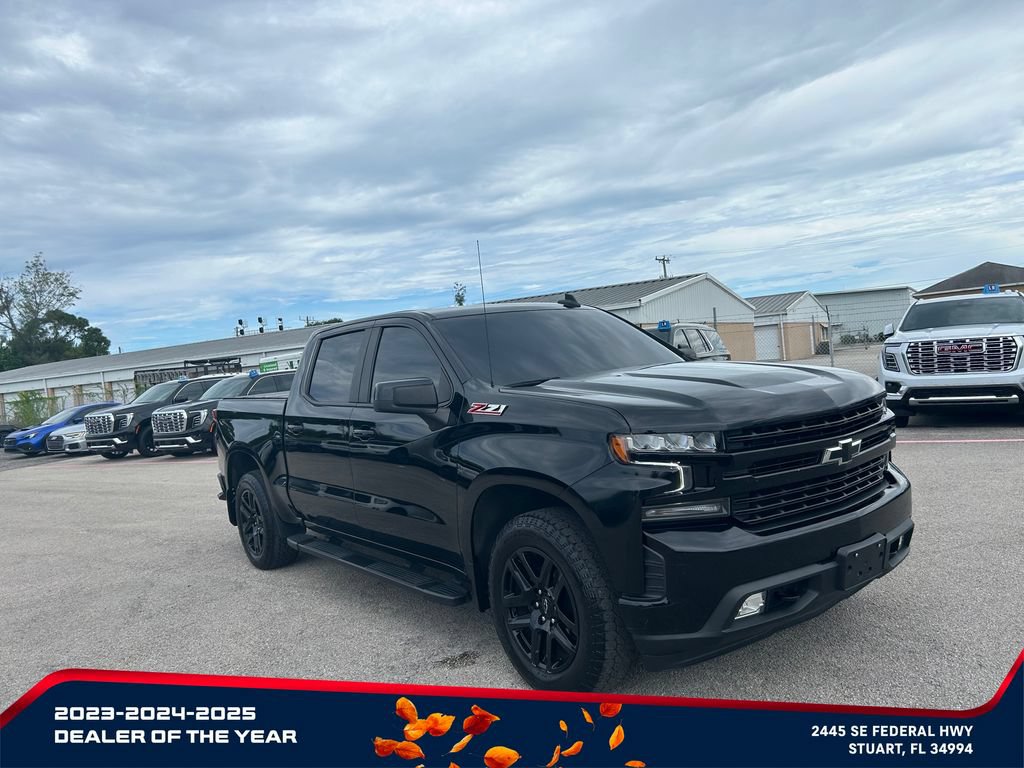 Used 2022 Chevrolet Silverado 1500 RST w/ LPO, Blackout Package AWD/4WD image 2